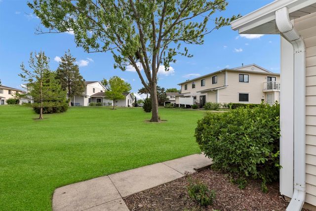 707 Sunfish Point 707, Schaumburg, IL 60194