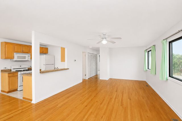 707 Sunfish Point 707, Schaumburg, IL 60194