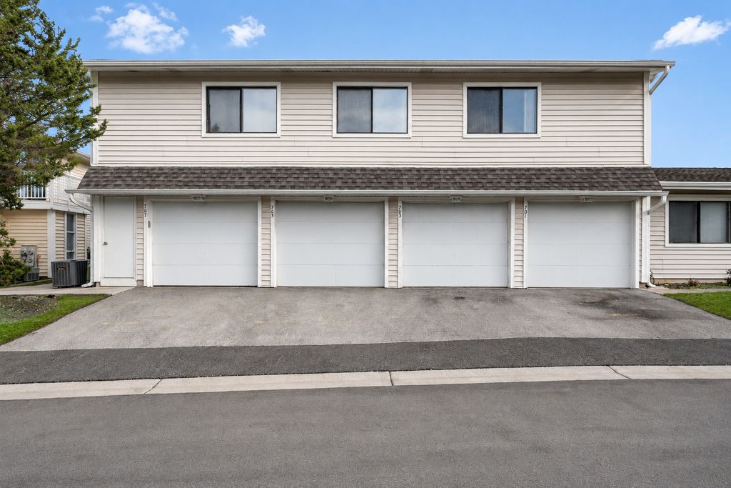 707 Sunfish Point 707, Schaumburg, IL 60194