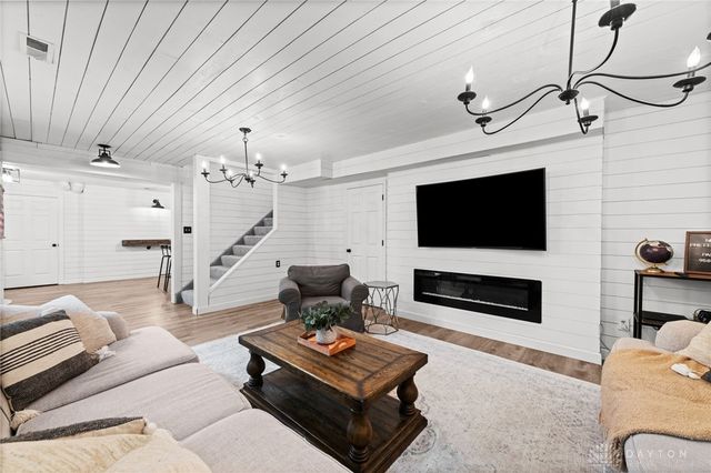 6875 Crown Pointe Drive, Liberty Twp, OH 45011