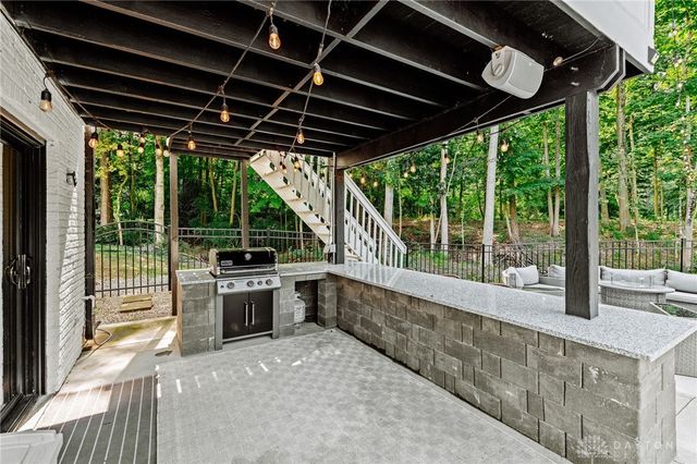6875 Crown Pointe Drive, Liberty Twp, OH 45011
