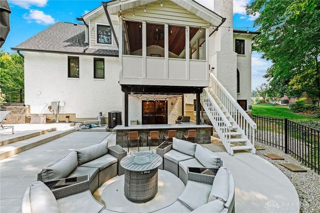 6875 Crown Pointe Drive, Liberty Twp, OH 45011