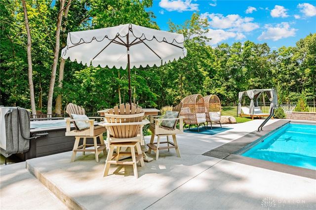 6875 Crown Pointe Drive, Liberty Twp, OH 45011