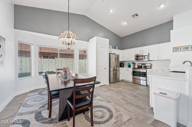 3228 E SANDY Way, Gilbert, AZ 85297