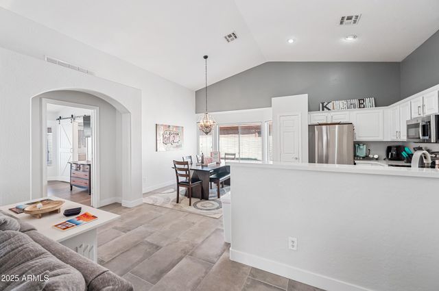 3228 E SANDY Way, Gilbert, AZ 85297