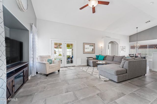 3228 E SANDY Way, Gilbert, AZ 85297