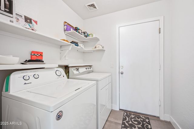 3228 E SANDY Way, Gilbert, AZ 85297