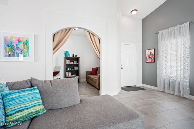 3228 E SANDY Way, Gilbert, AZ 85297