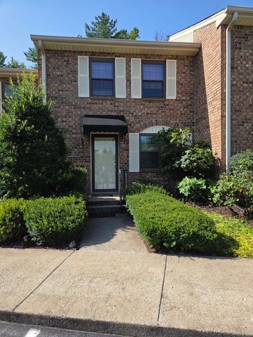 102 Thistle Ln, Hermitage, TN 37076