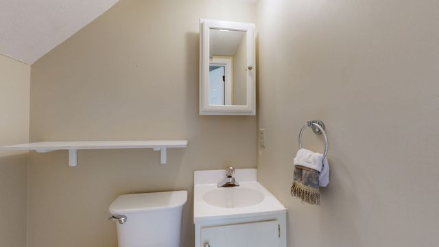 102 Thistle Ln, Hermitage, TN 37076
