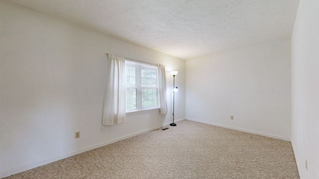 102 Thistle Ln, Hermitage, TN 37076
