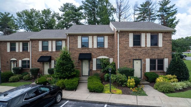 102 Thistle Ln, Hermitage, TN 37076