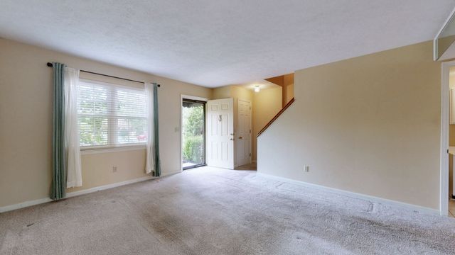 102 Thistle Ln, Hermitage, TN 37076