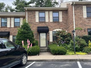 102 Thistle Ln, Hermitage, TN 37076