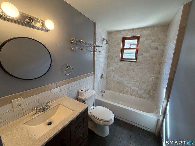 14 Kenyon Street 3rd Floor, Waterbury, CT 06702