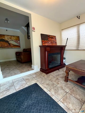 14 Kenyon Street 3rd Floor, Waterbury, CT 06702
