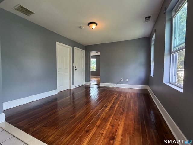 14 Kenyon Street 3rd Floor, Waterbury, CT 06702