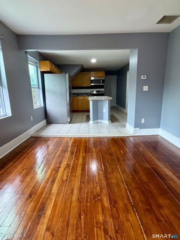 14 Kenyon Street 3rd Floor, Waterbury, CT 06702
