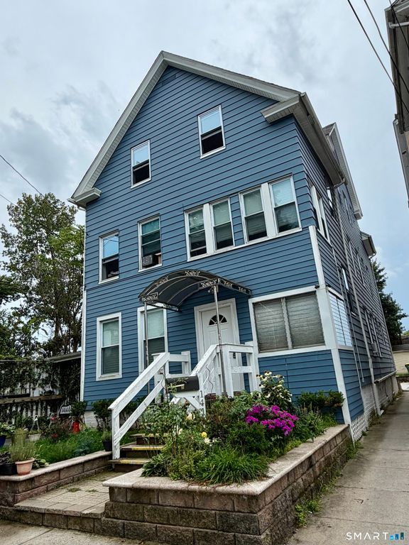 14 Kenyon Street 3rd Floor, Waterbury, CT 06702