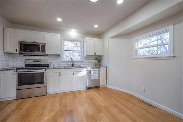 8012 Sunset Circle, Grandview, MO 64030