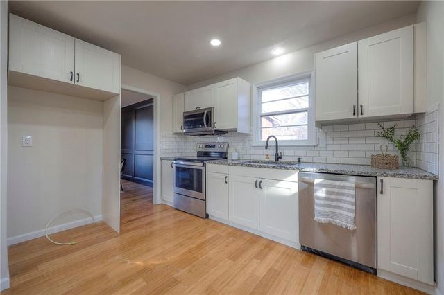 8012 Sunset Circle, Grandview, MO 64030