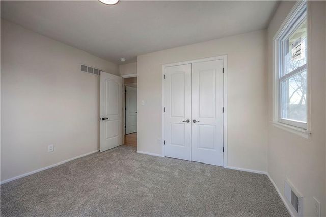 8012 Sunset Circle, Grandview, MO 64030