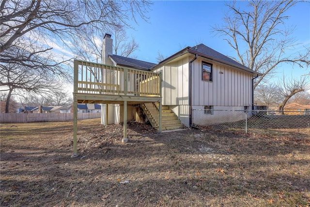8012 Sunset Circle, Grandview, MO 64030