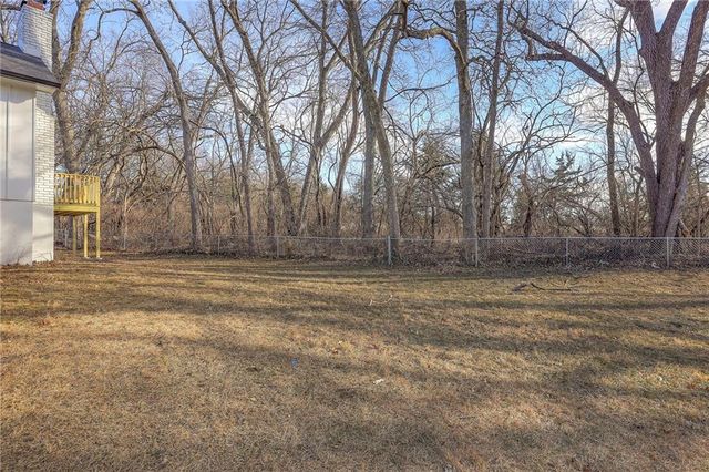 8012 Sunset Circle, Grandview, MO 64030