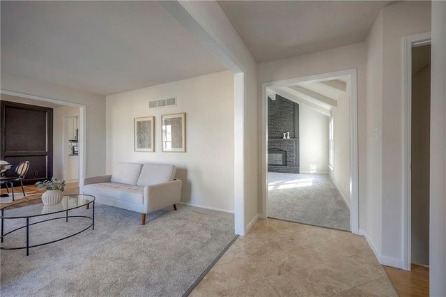 8012 Sunset Circle, Grandview, MO 64030