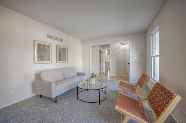 8012 Sunset Circle, Grandview, MO 64030