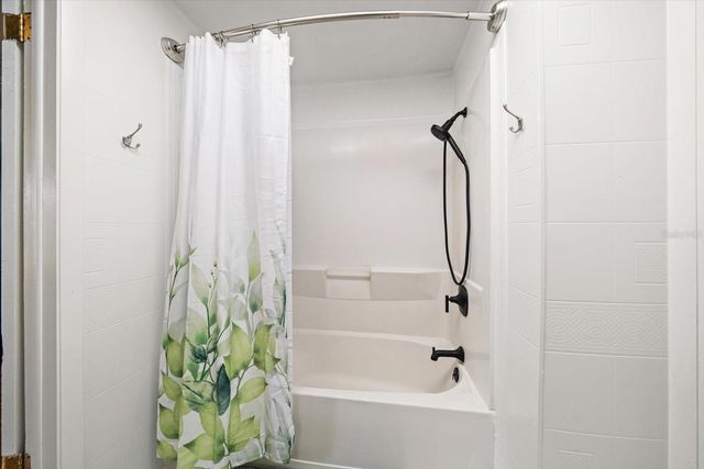 550 3RD STREET SW, Largo, FL 33770