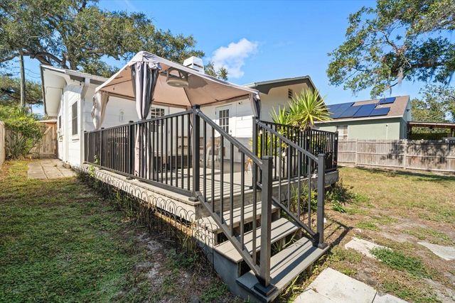 550 3RD STREET SW, Largo, FL 33770