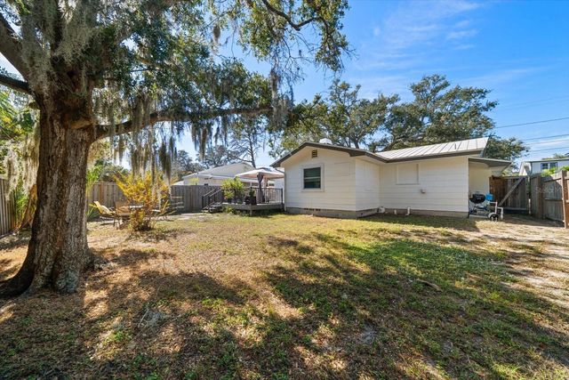 550 3RD STREET SW, Largo, FL 33770