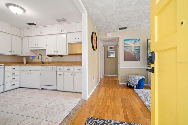 550 3RD STREET SW, Largo, FL 33770