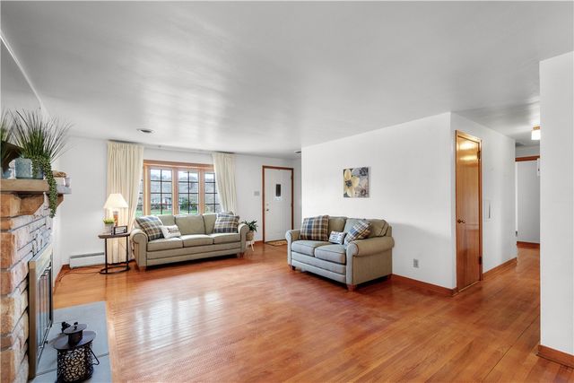 9 Freedom Dr S, South Fayette, PA 15017