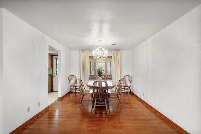 9 Freedom Dr S, South Fayette, PA 15017