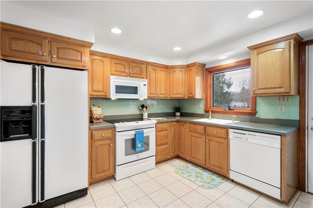 9 Freedom Dr S, South Fayette, PA 15017