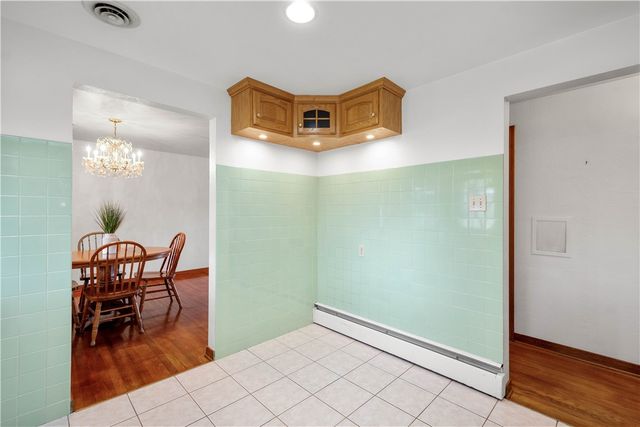 9 Freedom Dr S, South Fayette, PA 15017