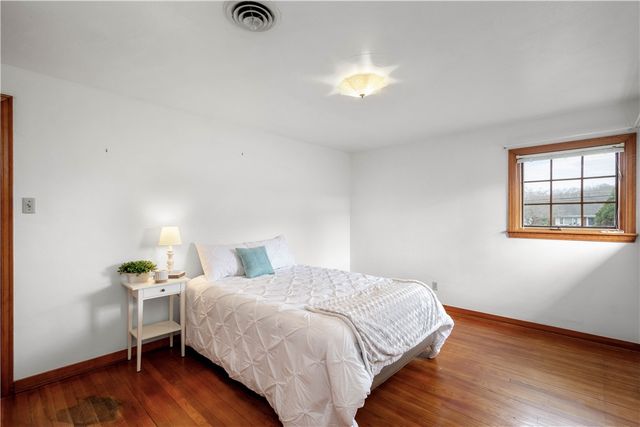 9 Freedom Dr S, South Fayette, PA 15017