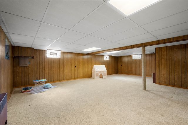 9 Freedom Dr S, South Fayette, PA 15017