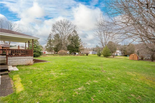 9 Freedom Dr S, South Fayette, PA 15017