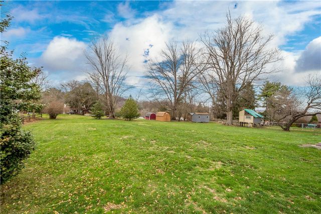 9 Freedom Dr S, South Fayette, PA 15017