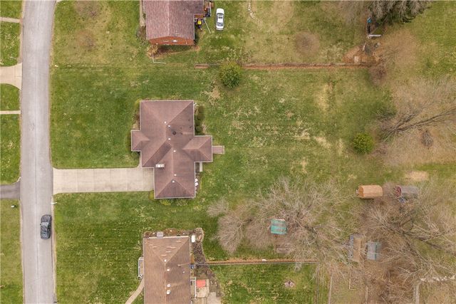 9 Freedom Dr S, South Fayette, PA 15017