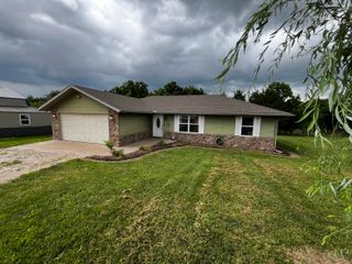 19353 Farm Road 1120, Cassville, MO 65625