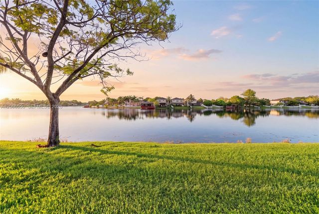 1217 NW 122nd Terrace, Pembroke Pines, FL 33026