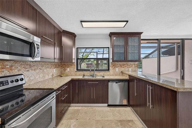 1217 NW 122nd Terrace, Pembroke Pines, FL 33026