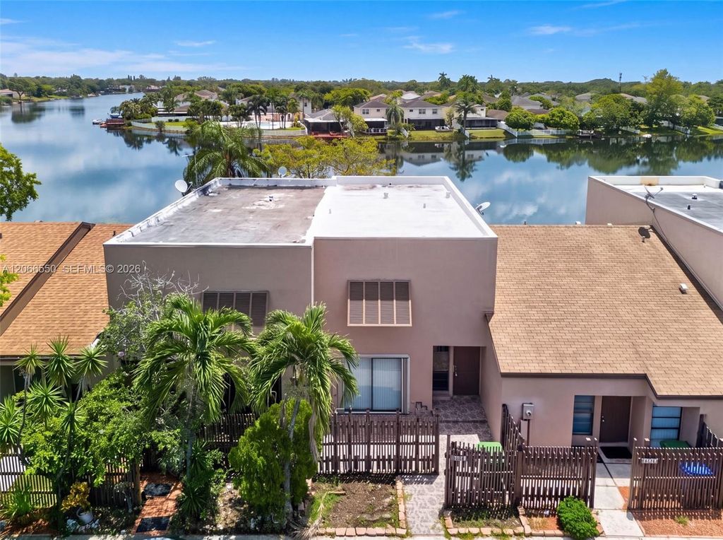1217 NW 122nd Terrace, Pembroke Pines, FL 33026
