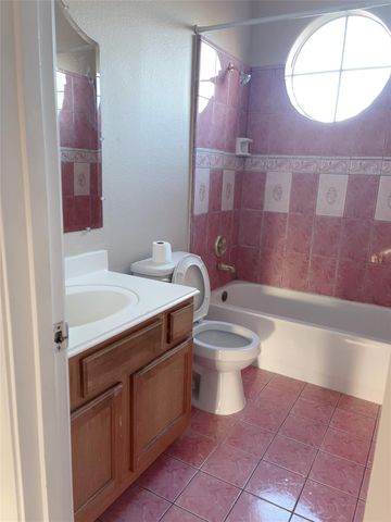 6131 E Houston Road, Houston, TX 77028