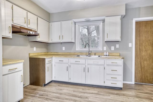 10720 N 1100 W, Demotte, IN 46310