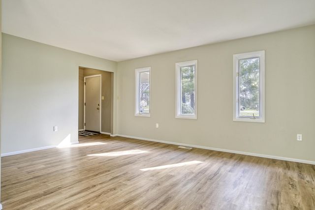 10720 N 1100 W, Demotte, IN 46310